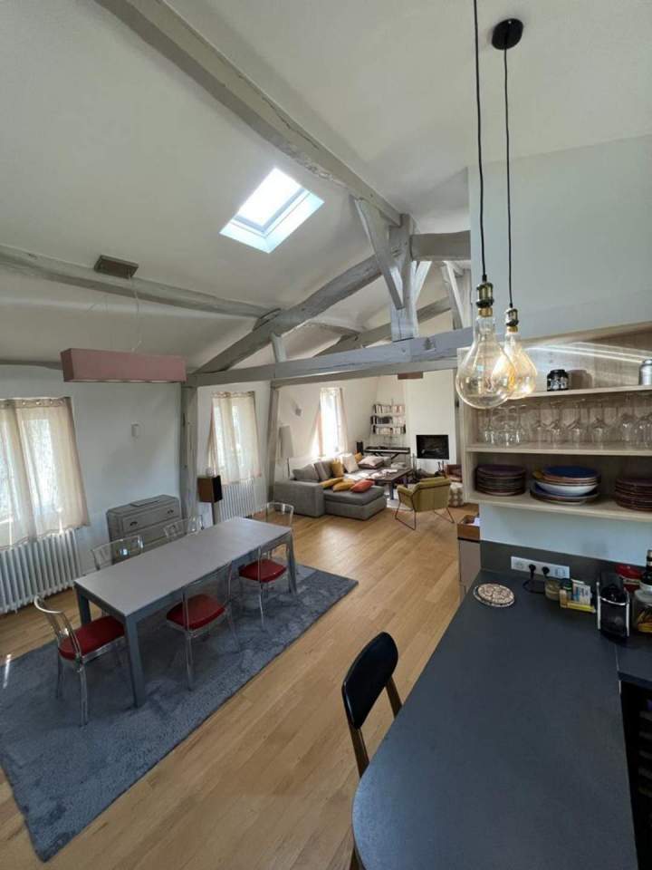 Pièce de vie confortable et esthétique Persan